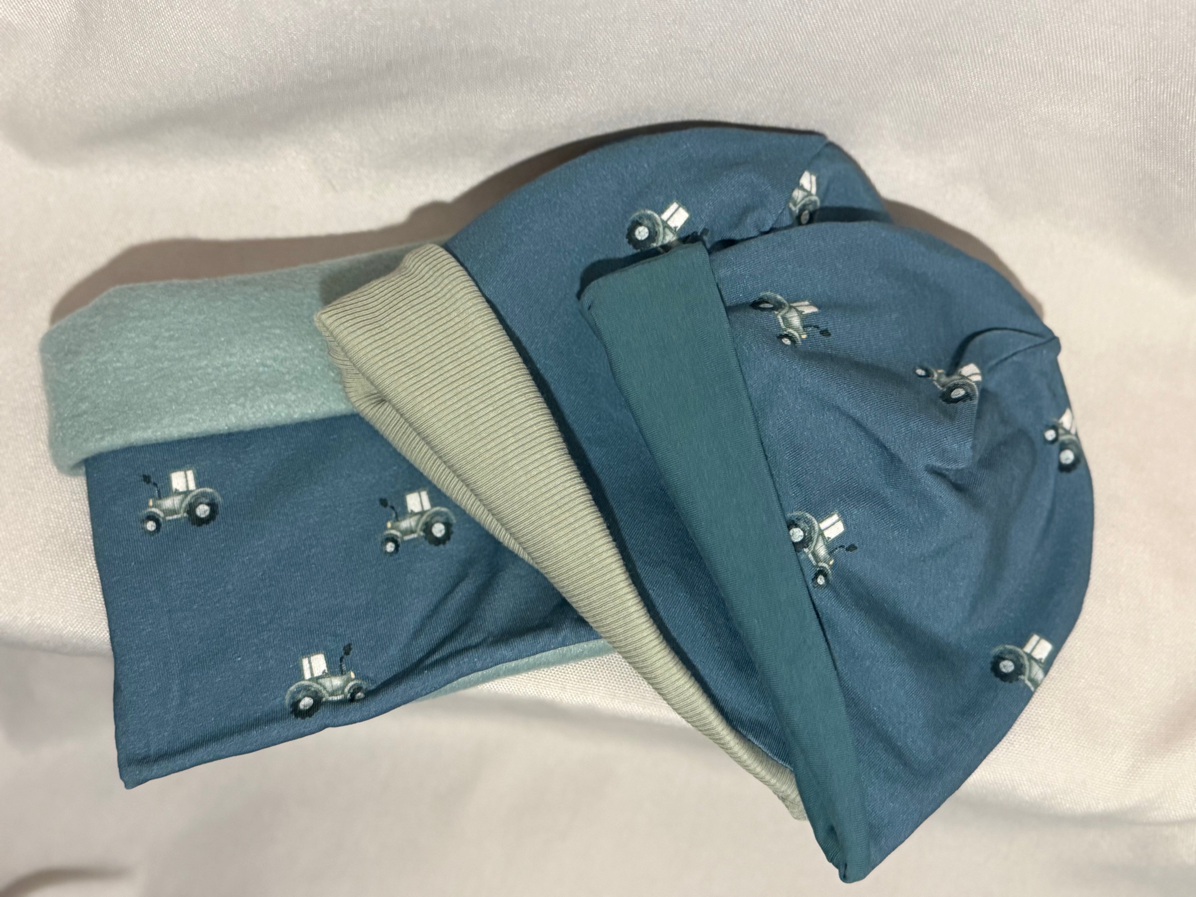 Beanie & Loop Traktor